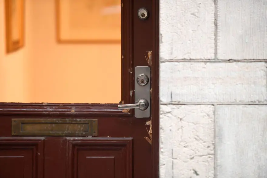 İsveç'te ünlü ressam Dali'nin bronz heykelleri çalındı 3