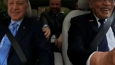 Cumhurbaşkanı Erdoğan, Malezya Başbakanı Enver İbrahim'e TOGG hediye etti