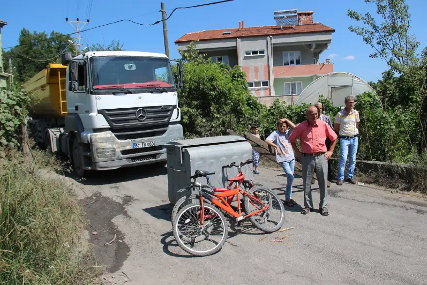 Zonguldak' Ereğli'de yol kapatma eylemi 2 Zonguldak' Ereğli'de yol kapatma eylemi 2