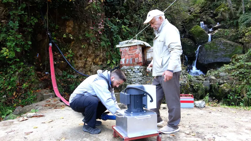 ÖĞRETMENLİK YERİNE, SUDAN ENERJİ ÜRETİYOR 3