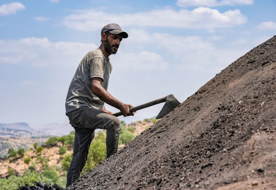 Torakçılardan yaz ortasında 90 derece sıcağın altında mesai: “Sıcakhavadan şikayet edenler gelip bizi görsün” 8 Torakçılardan yaz ortasında 90 derece sıcağın altında mesai: “Sıcakhavadan şikayet edenler gelip bizi görsün” 8