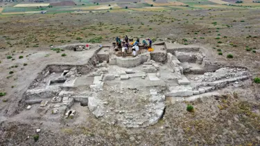 Lystra Antik Kenti’nde tarihi miras gün yüzüne çıkıyor: Büyük bir yapı keşfedildi