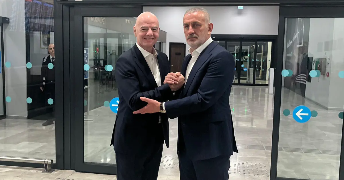 FIFA Başkanı Infantino İstanbul'da, 100 ülkede 1000 saha hedefi