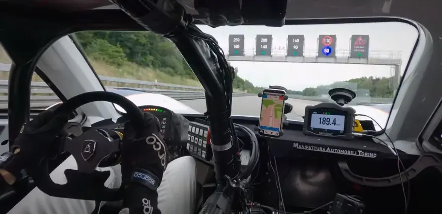 Elektrikli otomobillerde hız rekoru kırıldı: Saatte 438 km hıza ulaştı 9 Elektrikli otomobillerde hız rekoru kırıldı: Saatte 438 km hıza ulaştı 9