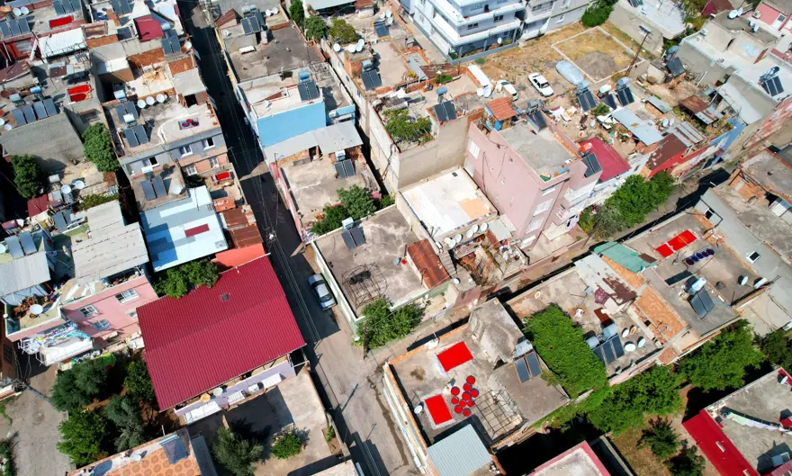 ÇATILAR KIRMIZIYA BOYANDI 2