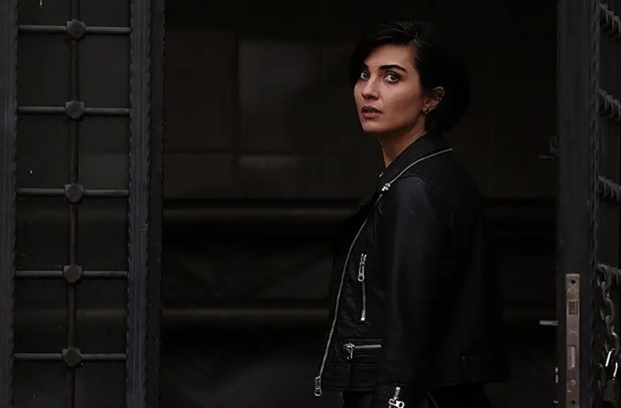 Tuba Büyüküstün, Sefirin Kızı, Tuba Büyüküstün kimdir, 11