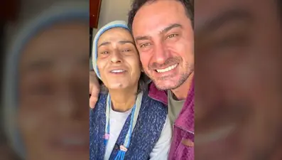 Yıldız Tilbe yoğun bakımda iddiası: Evinden video paylaştı