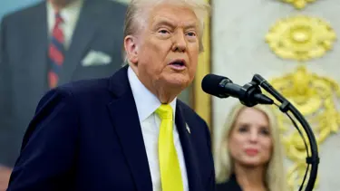 FBI, Trump'ı soruşturan ajanları birer birer kovuyor