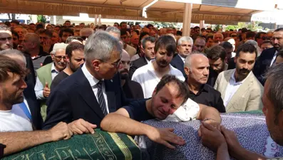 Kızılırmak'a uçan araçtaki anne ile çocuğu son yolculuğuna uğurlandı