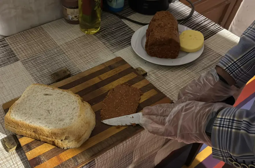 Ünü dünyaya yayıldı: Kargoyla tost gönderiyor 1