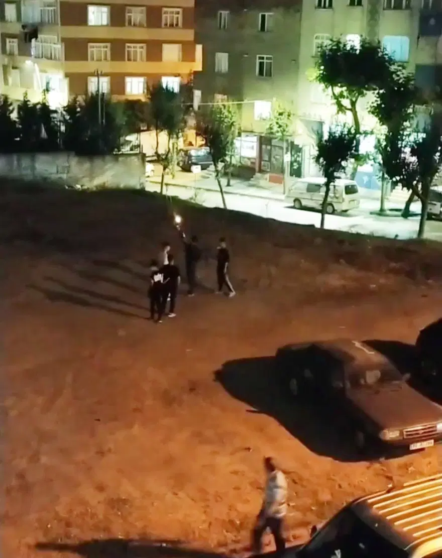 Çocukların kurusıkı tabancayla tehlikeli oyunu 1 Çocukların kurusıkı tabancayla tehlikeli oyunu 1