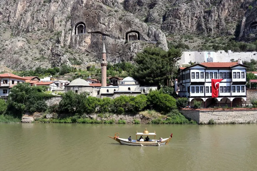 'Şehzadeler şehri' Amasya tarih kokan otantik sokaklarıyla ziyaretçilerini bekliyor 15
