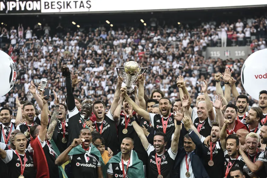 Şampiyon Beşiktaş kupasına kavuştu 12