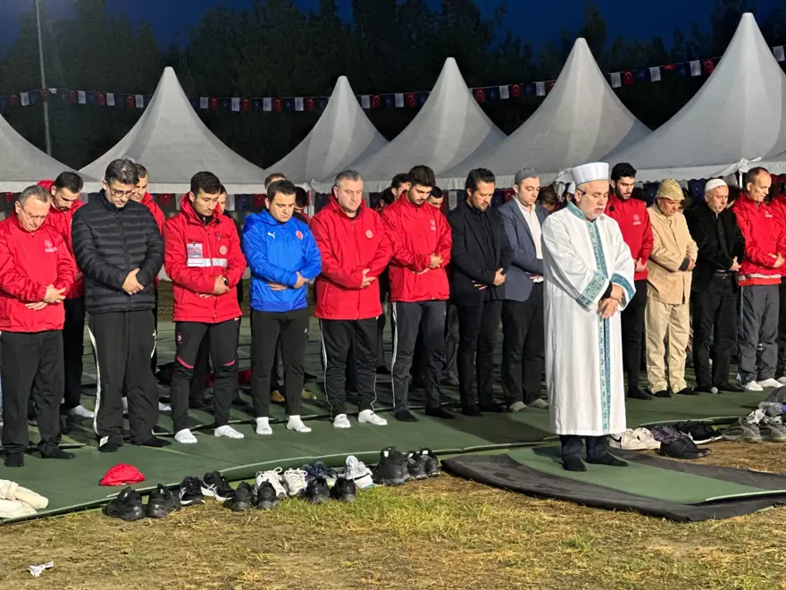 Çanakkale Kara Savaşları'nın 109. yılı: 57. Alay Vefa Yürüyüşü 11 Çanakkale Kara Savaşları'nın 109. yılı: 57. Alay Vefa Yürüyüşü 11