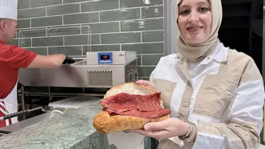 Tatilcilerin yeni gözdesi sucuk döner