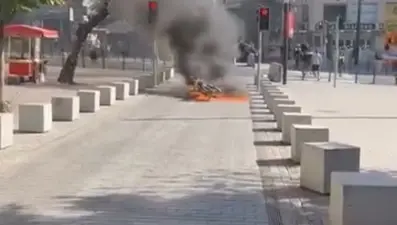 Muayenesini yaptıramadığı motosikleti trafikten men edildi: Sinirlenip ateşe verdi