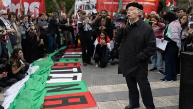 Nobel ödüllü Perez, Netanyahu'nun tutuklanması için harekete geçti