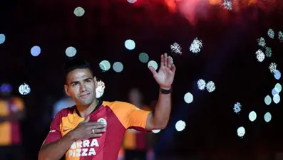 Galatasaray'ın eski yıldızı Radamel Falcao futbolu bıraktı