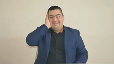 Down sendromlu 24 yaşındaki Erdinç'in en büyük hayâli: Onu dinleyenleri mest ediyor