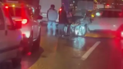 TEM Otoyolu'nda 17 araç birbirine girdi