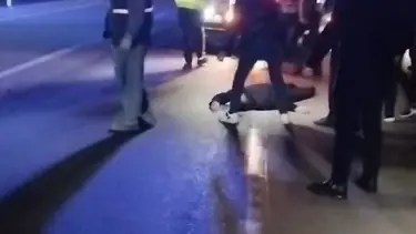 Taziye evine gitmek isterken servis aracının çarpmasıyla öldü