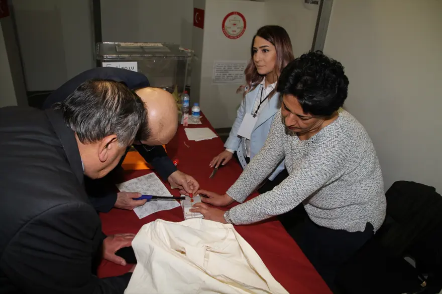 Yurt dışında oy verme işlemi sona erdi 6