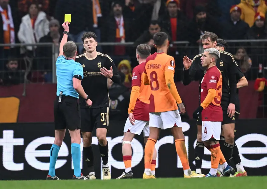 "Hakem penaltıyı atladı" (Spor yazarlarından Galatasaray-Sparta Prag maçı yorumu) 