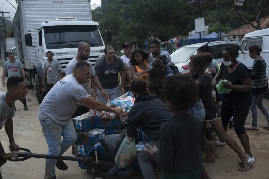 Brezilya’daki sel felaketinde ölenlerin sayısı 104’e çıktı 30 Brezilya’daki sel felaketinde ölenlerin sayısı 104’e çıktı 30