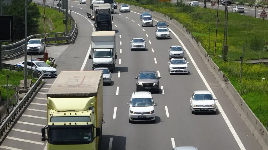 Yollarda bayram yoğunluğu başladı 1