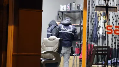 Uşak'ta eski ustasının bıçakladığı berber ağır yaralı