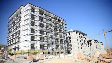 Deprem bölgesindeki 3 ilde yapımı tamamlanan 4 bin 971 konutun dağıtımı bu ay yapılacak