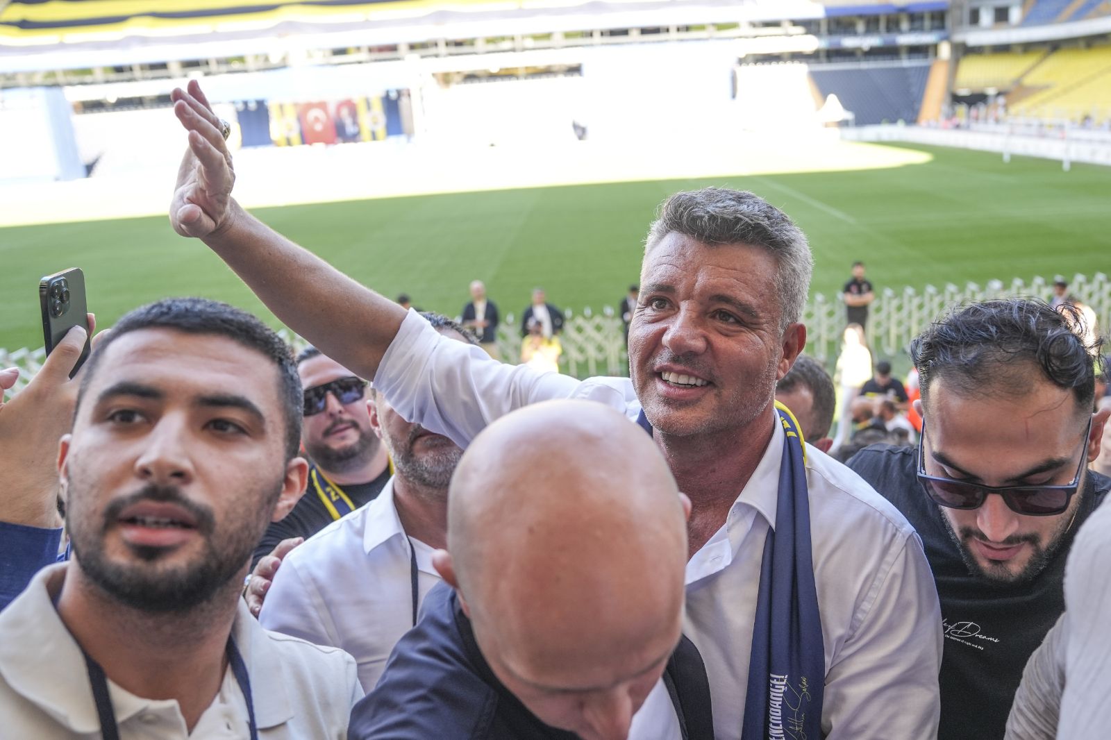 Beşiktaş'tan Sadettin Saran'a tebrik