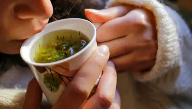 2 hafta boyunca yeşil çay içildiğinde vücuda ne olur?