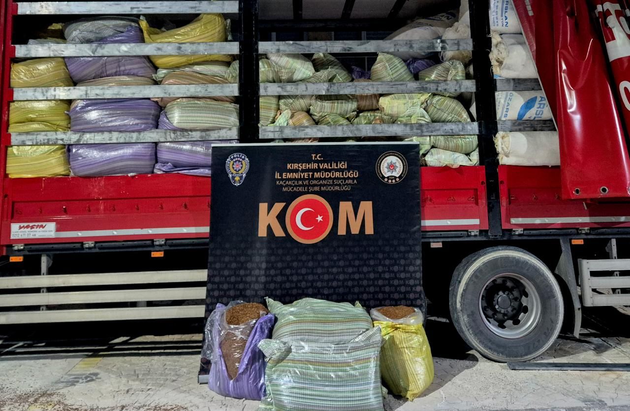 Kırşehir'de beş ton kaçak tütün ele geçirildi