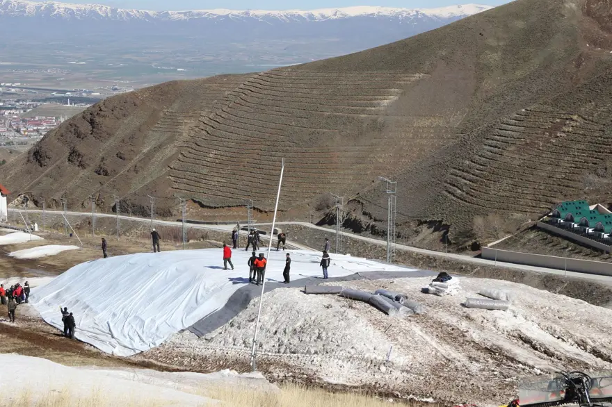 Palandöken, Alpler'de uygulanan 'kar saklama' uygulamasıyla kayak sezonunu Kasım ayında açacak 9