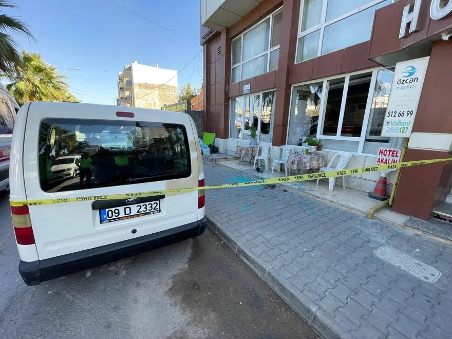 Otelinçatısından düşen işçi yaşamını yitirdi 1