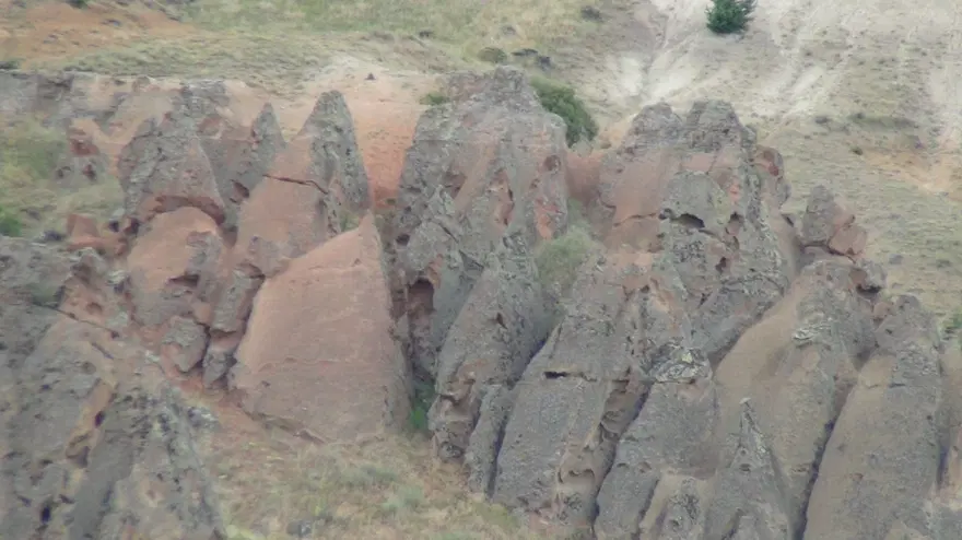 Burası Kapadokya değil! Kars'ın "peri bacaları" 3