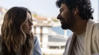 Afra Saraçoğlu ile Engin Akyürek başrolde: İstanbul Aşkım dizisi geliyor