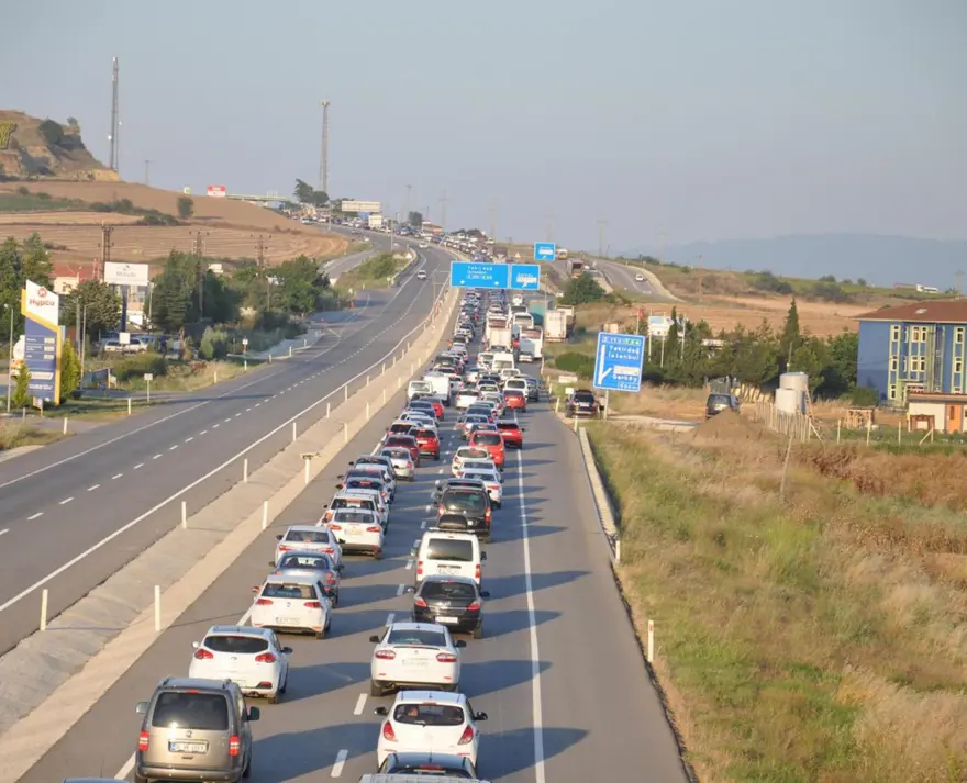 20 kilometrelik araç kuyruğu 2