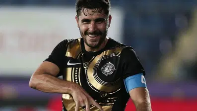 Özer'den futbolculara çağrı