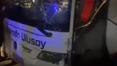 Şoför fenalaştı, direksiyona geçen yolcu faciayı önledi