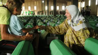 Srebrenitsa şehitliğinde tarihi gün