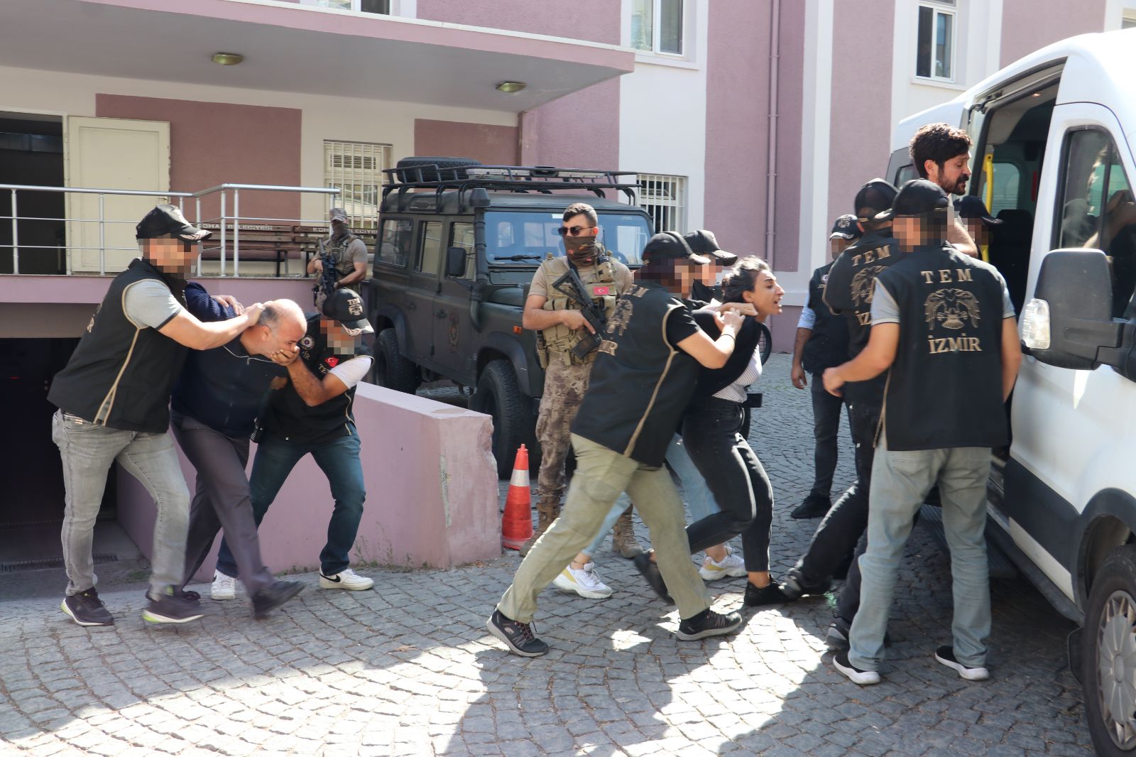 HDP'li 3 yönetici tutuklandı