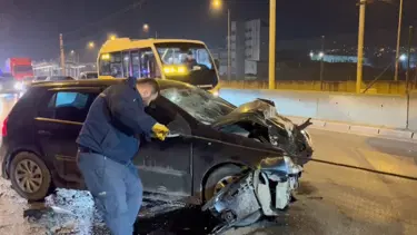 Bursa'da otomobil, halk otobüsüne çarptı: 10 yaralı
