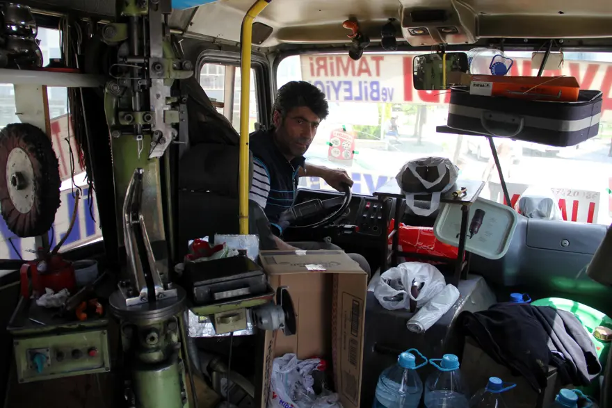 Kira fazla gelince minibüsünü "mobil dükkan"a çevirdi 3