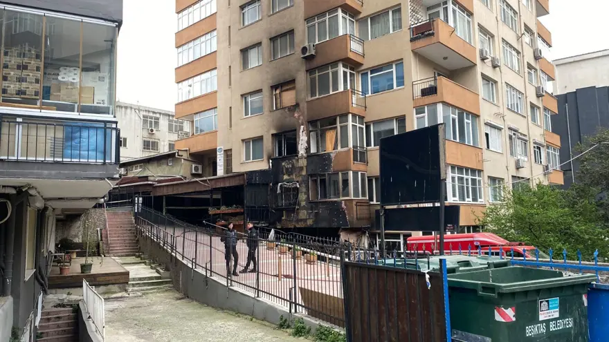 Beşiktaş'ta yanan gece kulübü görüntülendi 3