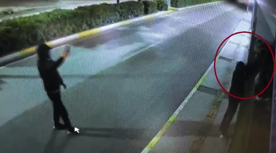 İzmir’desilahlı saldırı: Biri kurşunladı, diğeri video çekti 3