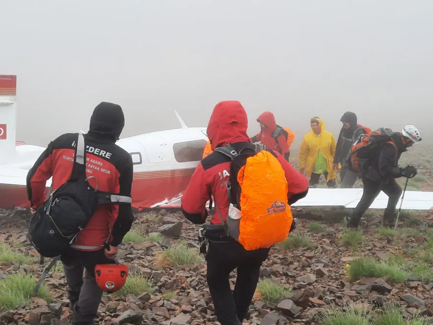 "UÇAĞI GÖRÜNCE HERKES KOŞMAYA BAŞLADI" 3 "UÇAĞI GÖRÜNCE HERKES KOŞMAYA BAŞLADI" 3