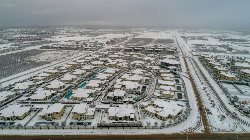 Antalya’ya 29 yıl sonra kar yağdı 3 Antalya’ya 29 yıl sonra kar yağdı 3
