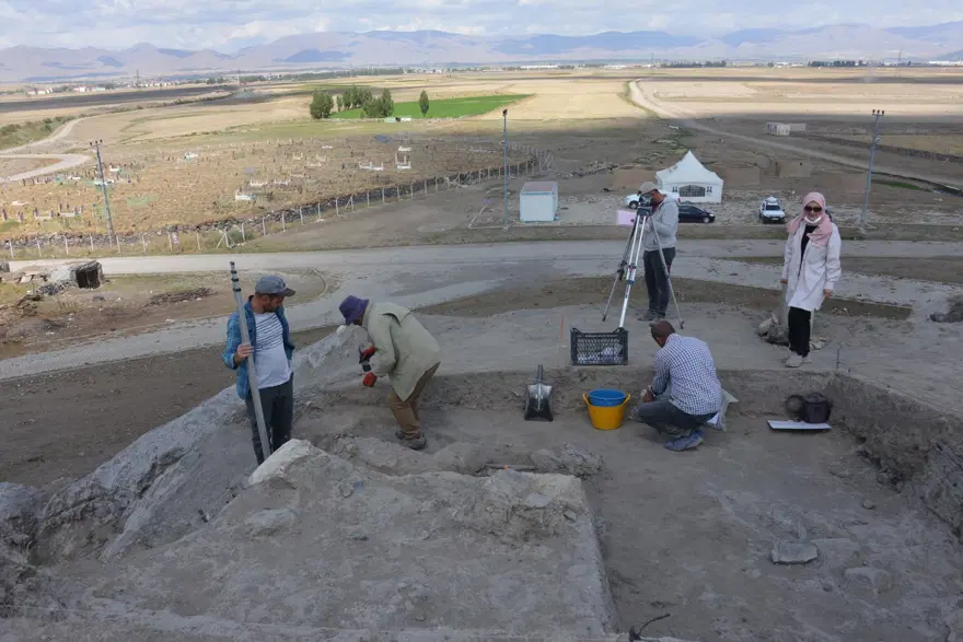 Pulur Höyük'te neolitik dönemin izleri aranacak 4 Pulur Höyük'te neolitik dönemin izleri aranacak 4